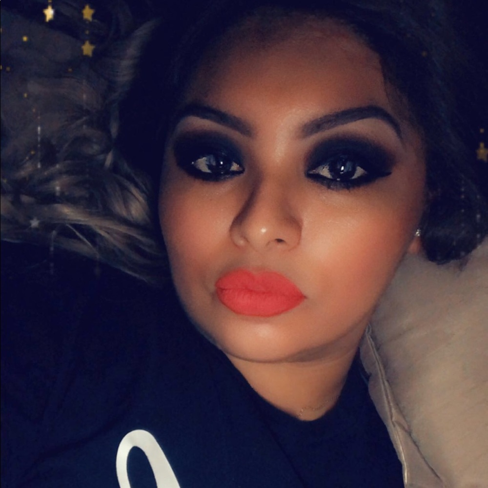 Meet your Posher, Maria